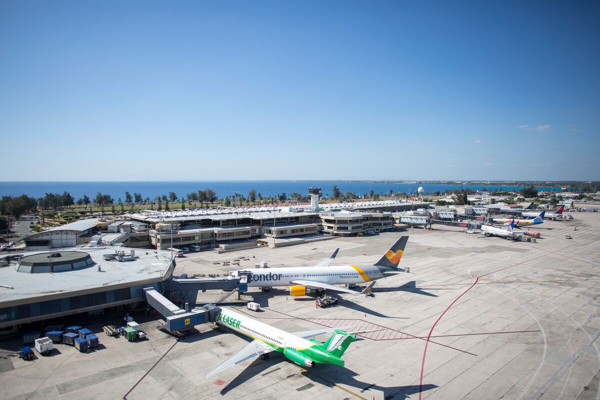 Las Américas airport